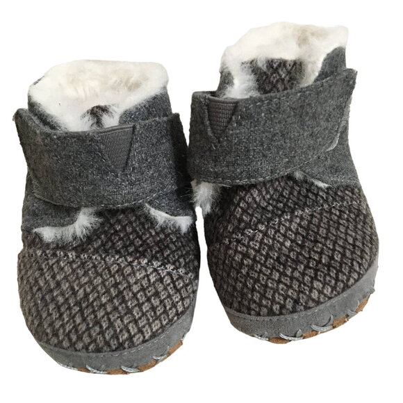 TOMS Size 3 Faux Fur Lined Gray Booties Moccasins 60/40% Polyester Cotton Upper - Picture 1 of 5